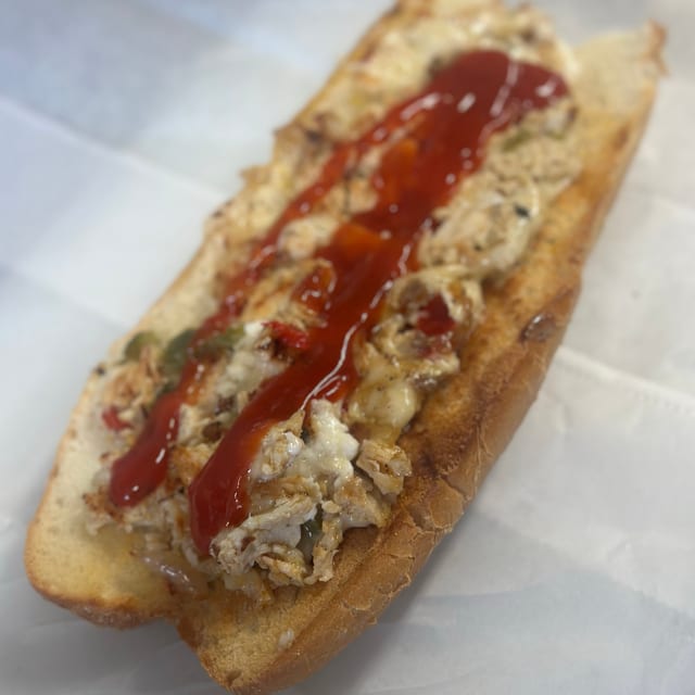 Sandwich Pollo y Papas.