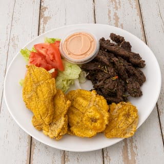 Churrasco y Tostones